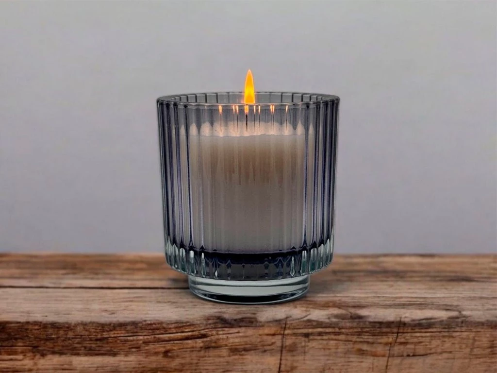 VELA VASO RAYADO CHICO CERA VEG AROMATICA (8.5X8.5) X 1