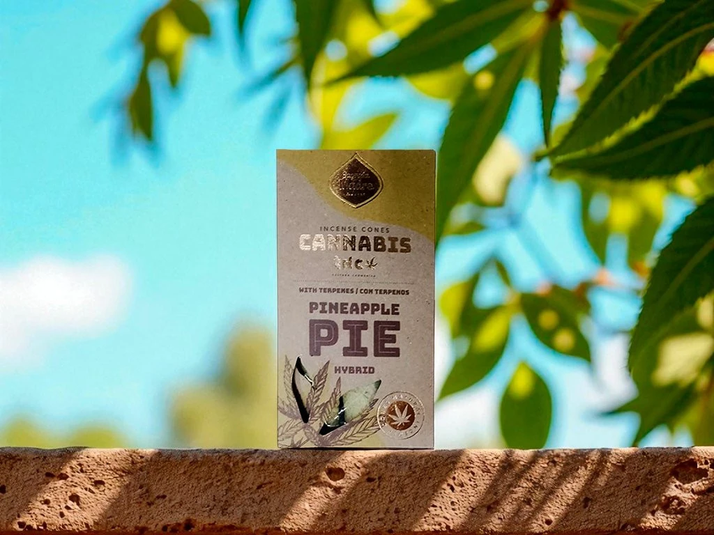 SAHUMERIO EN CONO LINEA CANNABIS SAGRADA MADRE X 1